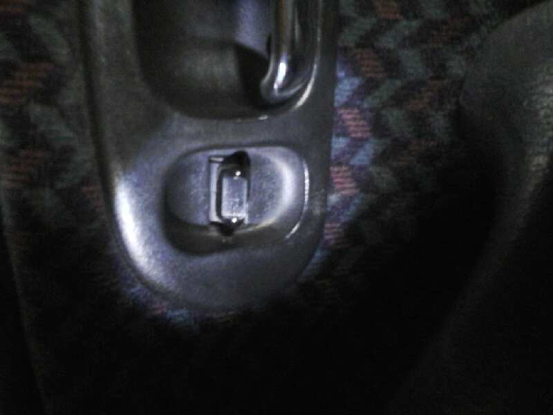 MANDO ELEVALUNAS TRASERO DERECHO