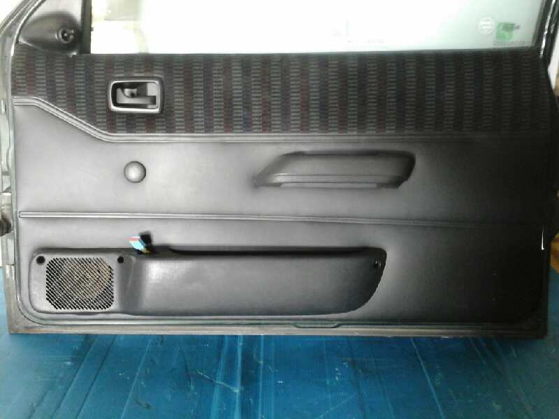 GUARNECIDO PUERTA DELANTERA DERECHA