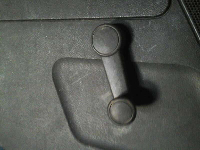 MANETA ELEVALUNAS TRASERA IZQUIERDA