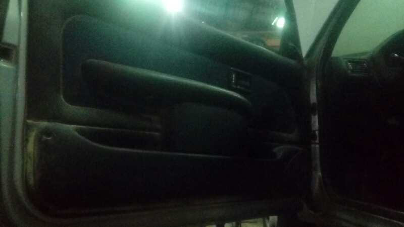 GUARNECIDO PUERTA DELANTERA IZQUIERDA