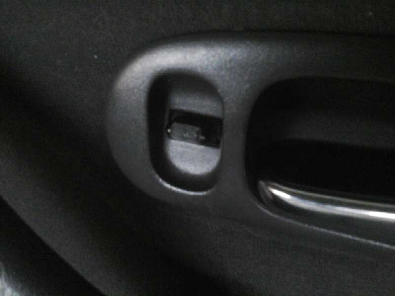 MANDO ELEVALUNAS TRASERO DERECHO