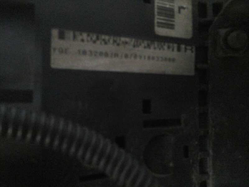 CAJA RELES - FUSIBLES