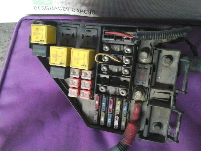 CAJA RELES - FUSIBLES