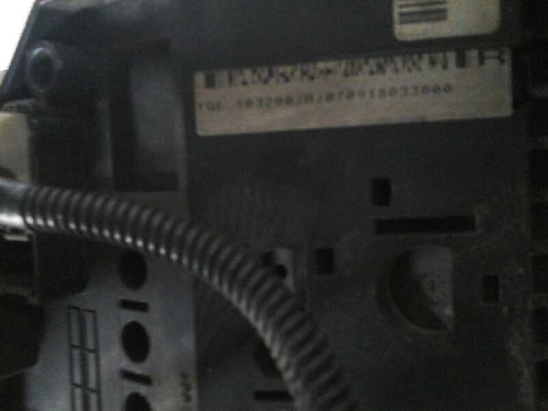 CAJA RELES - FUSIBLES