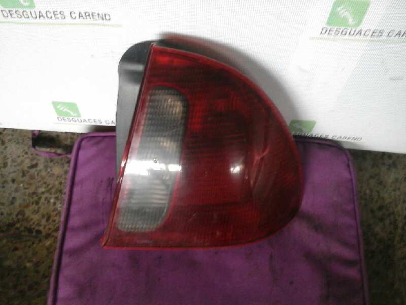 PILOTO TRASERO DERECHO