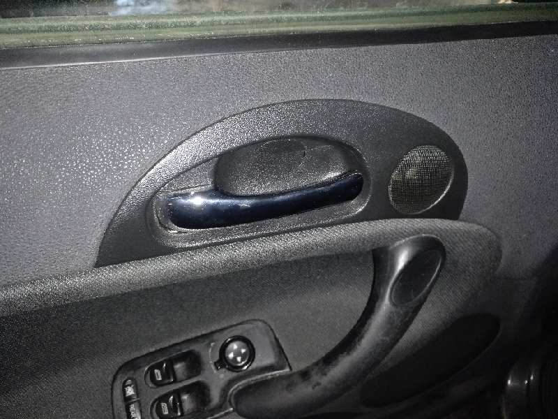 MANETA INTERIOR DELANTERA IZQUIERDA