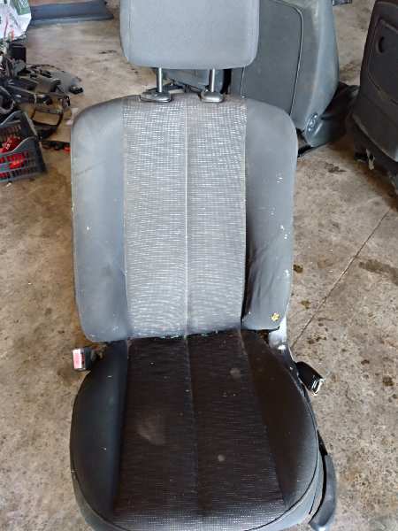 ASIENTO DELANTERO IZQUIERDO