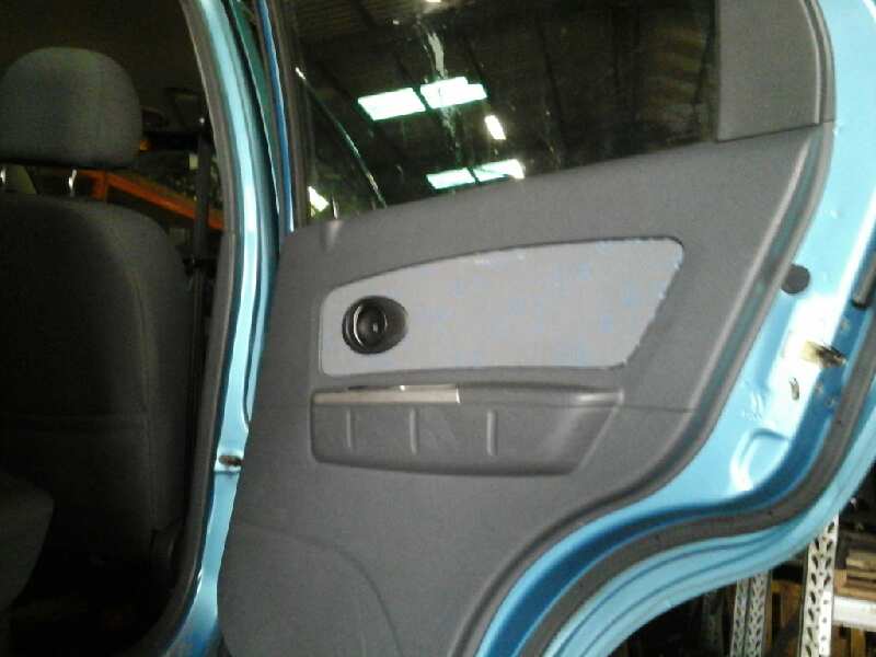 GUARNECIDO PUERTA TRASERA DERECHA