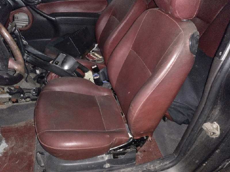 ASIENTO DELANTERO IZQUIERDO