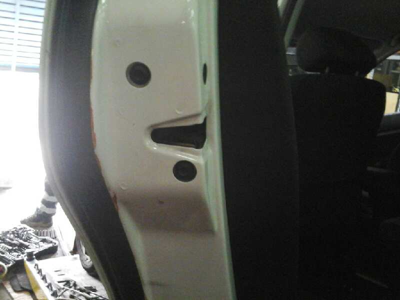 CERRADURA PUERTA TRASERA IZQUIERDA 