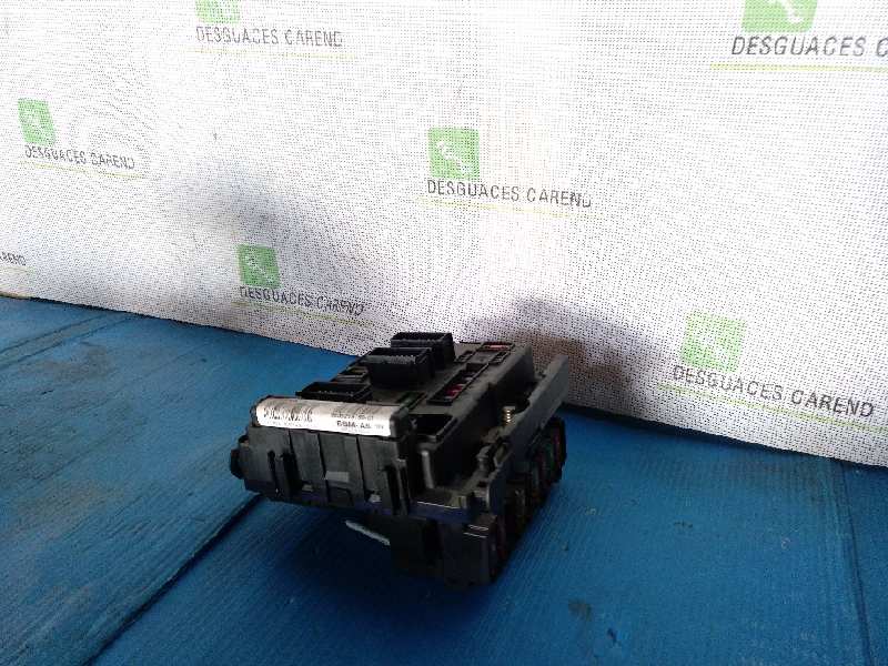 CAJA RELES - FUSIBLES