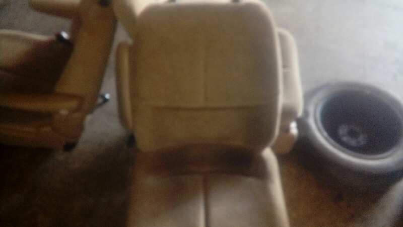 ASIENTO DELANTERO IZQUIERDO
