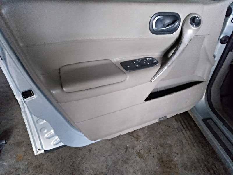 PUERTA DELANTERA IZQUIERDA