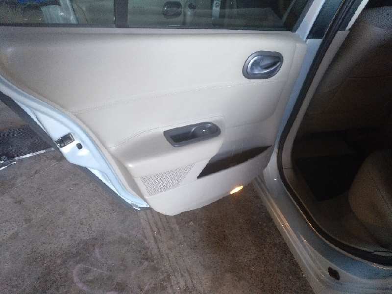 CERRADURA PUERTA TRASERA IZQUIERDA 