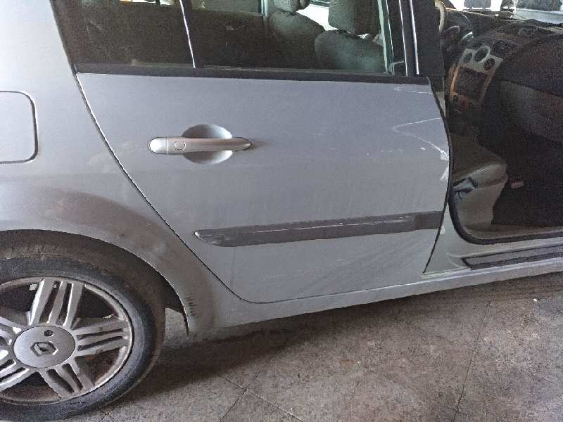 GUARNECIDO PUERTA TRASERA DERECHA