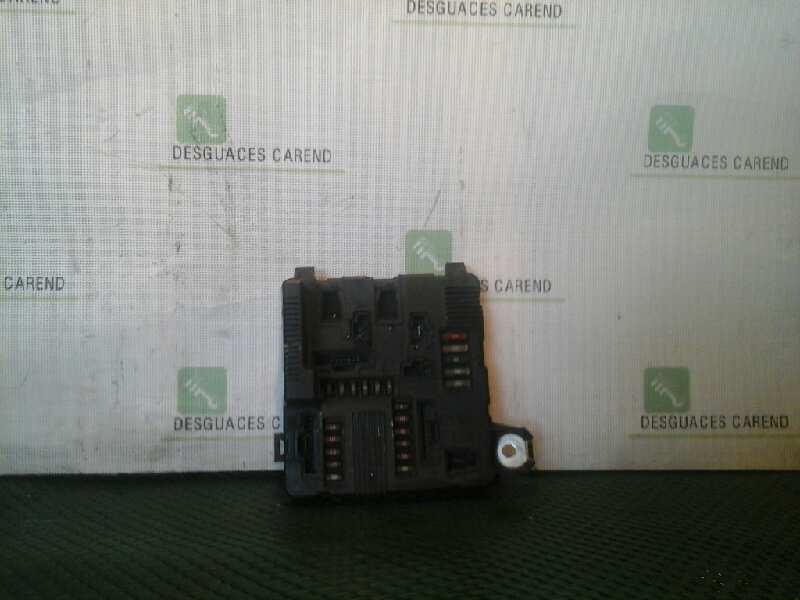 CAJA RELES - FUSIBLES