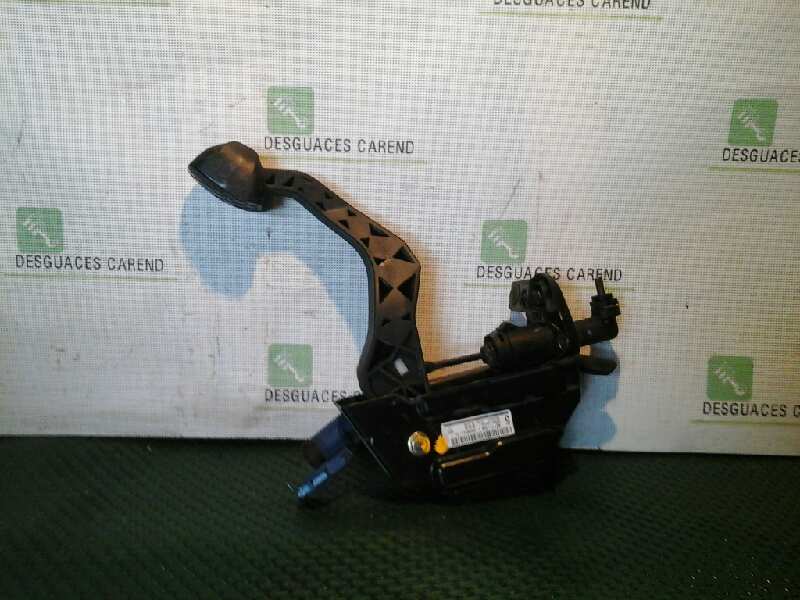 PEDAL EMBRAGUE