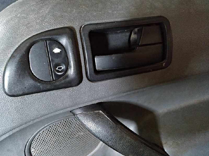 MANDO ELEVALUNAS DELANTERO DERECHO