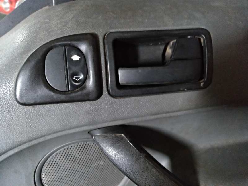 MANETA INTERIOR DELANTERA DERECHA