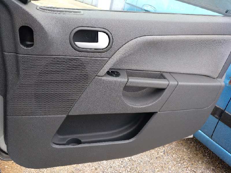 GUARNECIDO PUERTA DELANTERA DERECHA