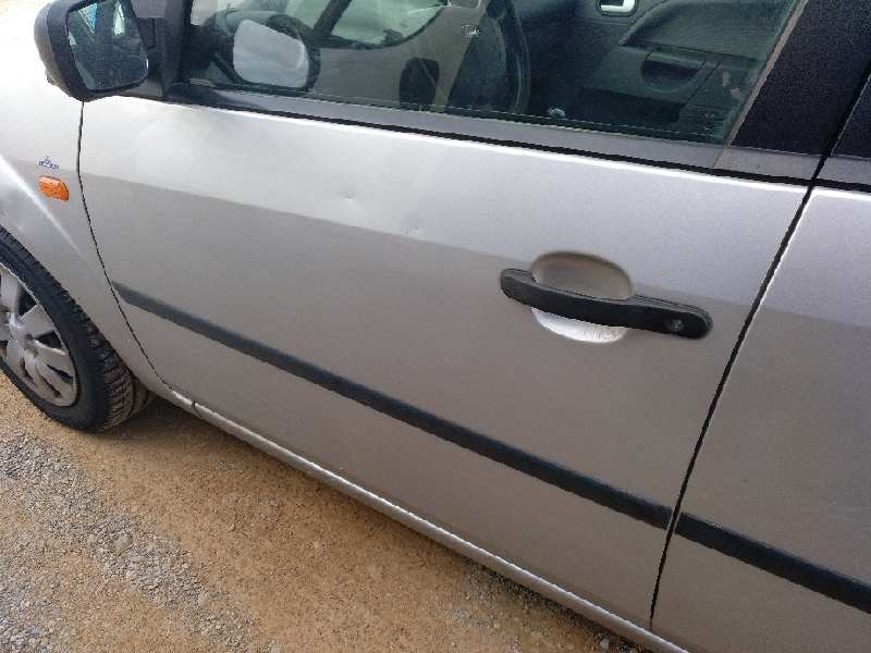 PUERTA DELANTERA IZQUIERDA