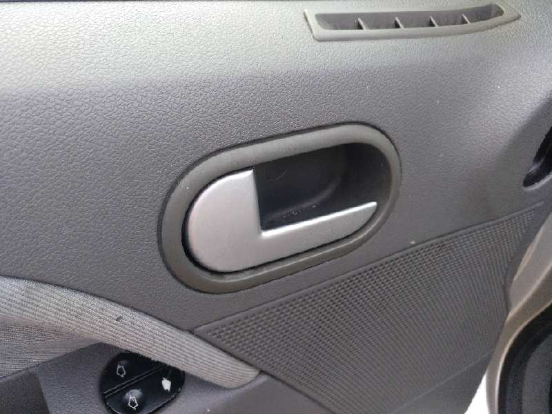 MANETA INTERIOR DELANTERA IZQUIERDA