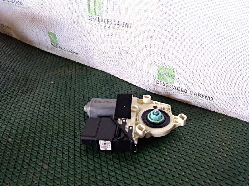 MOTOR ELEVALUNAS TRASERO DERECHO