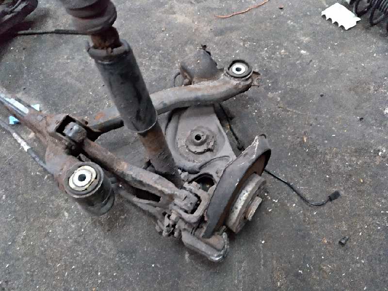 BRAZO SUSPENSION INFERIOR TRASERO DERECHO