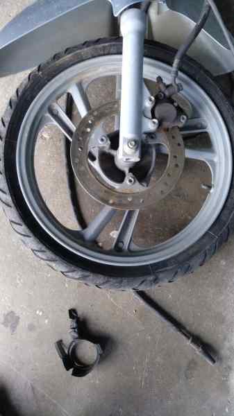 DELANTERA CON NEUMATICO LLANTA HONDA SKY-SCOOPY