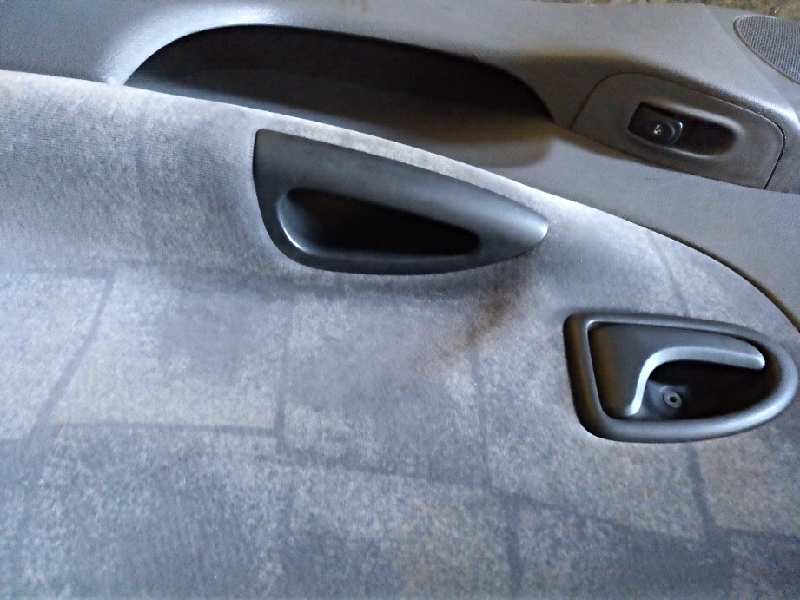 ELEVALUNAS DELANTERO DERECHO