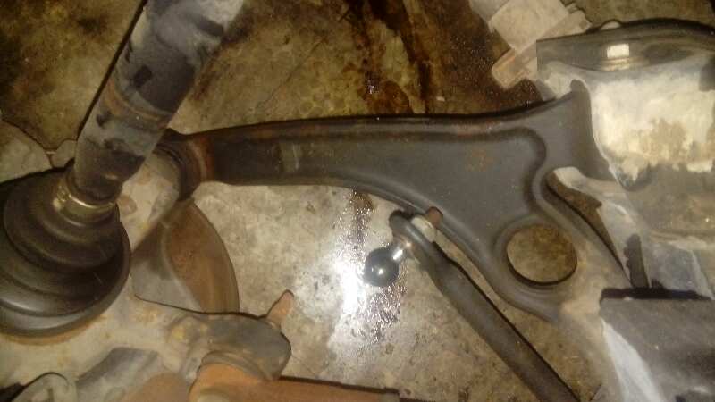 BRAZO SUSPENSION INFERIOR DELANTERO DERECHO