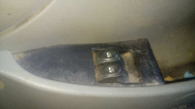 MANDO ELEVALUNAS DELANTERO IZQUIERDO 