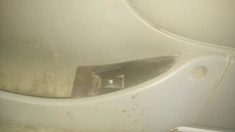 ELEVALUNAS DELANTERO DERECHO