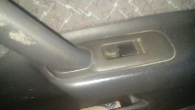 ELEVALUNAS DELANTERO DERECHO