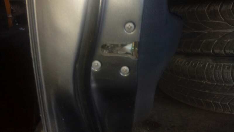 CERRADURA PUERTA DELANTERA IZQUIERDA 