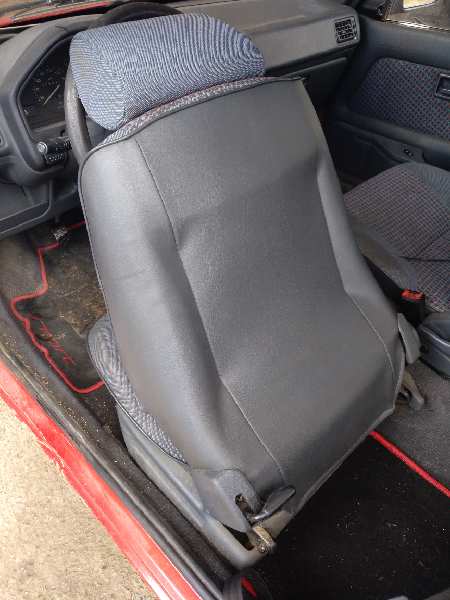 ASIENTO DELANTERO IZQUIERDO