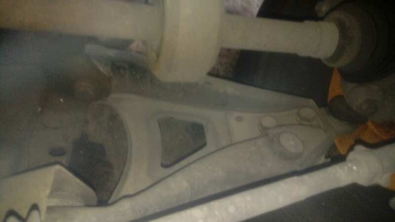 BRAZO SUSPENSION INFERIOR DELANTERO DERECHO