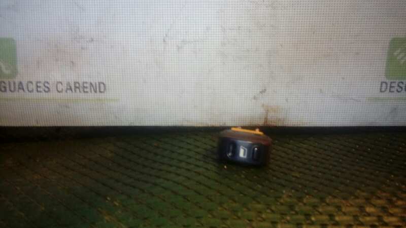 MANDO ELEVALUNAS DELANTERO DERECHO