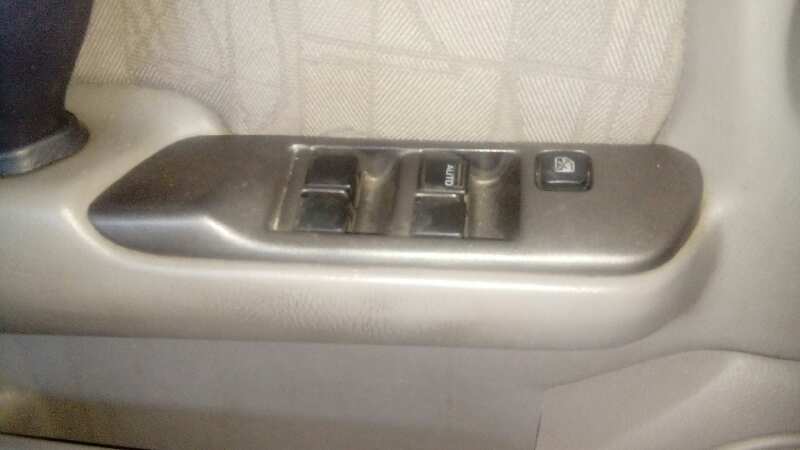 ELEVALUNAS DELANTERO IZQUIERDO