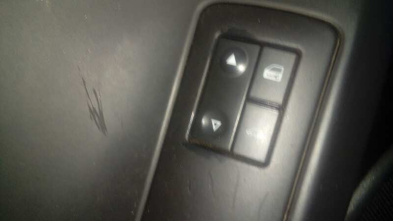 MANDO ELEVALUNAS DELANTERO DERECHO