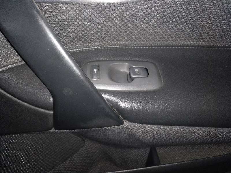 MANDO ELEVALUNAS DELANTERO DERECHO