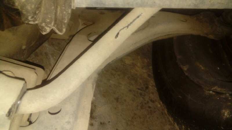 BRAZO SUSPENSION INFERIOR DELANTERO DERECHO