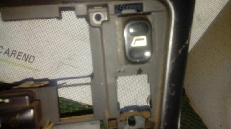 MANDO ELEVALUNAS DELANTERO DERECHO