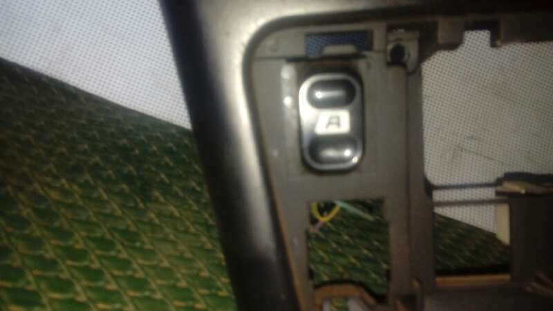 MANDO ELEVALUNAS DELANTERO IZQUIERDO 