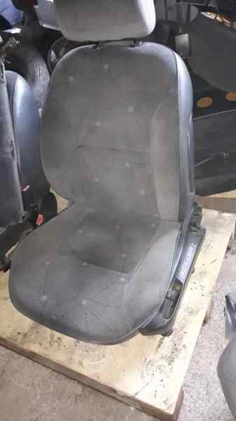 ASIENTO DELANTERO IZQUIERDO