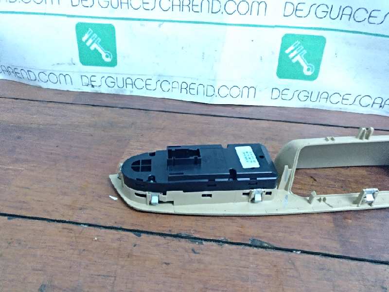 MANDO ELEVALUNAS DELANTERO IZQUIERDO 