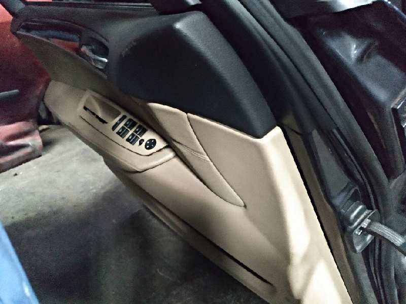 ELEVALUNAS TRASERO DERECHO