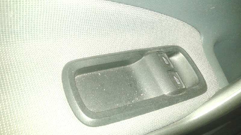 ELEVALUNAS DELANTERO IZQUIERDO