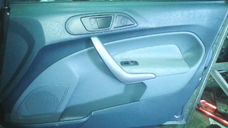 GUARNECIDO PUERTA DELANTERA DERECHA