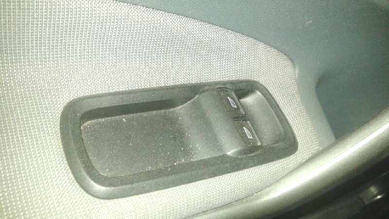 MANDO ELEVALUNAS DELANTERO IZQUIERDO 